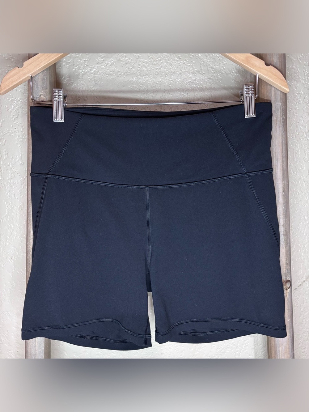 Athleta 5" High-Rise Bike Shorts In Black - Size Medium